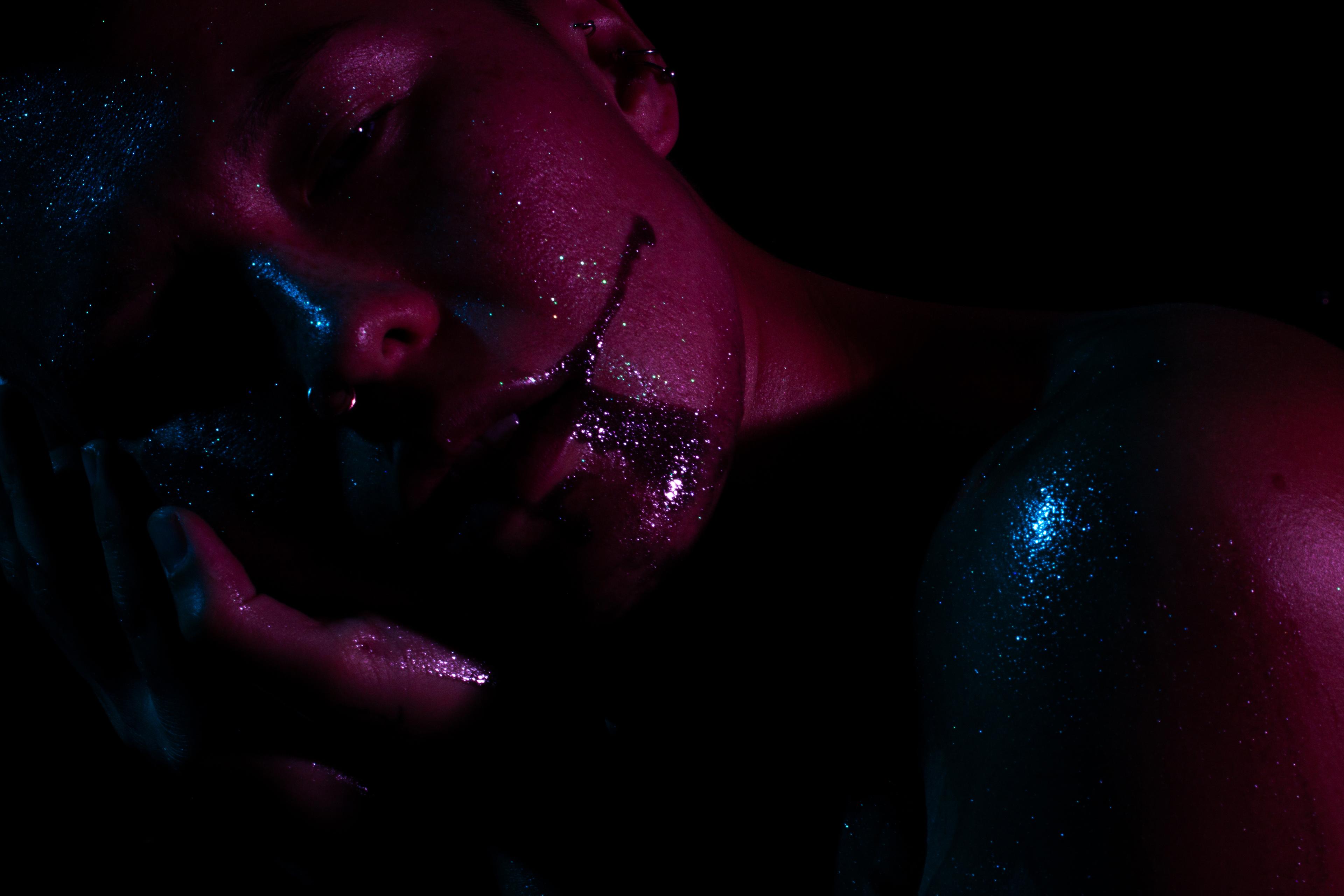 A performance still from formaldehyde