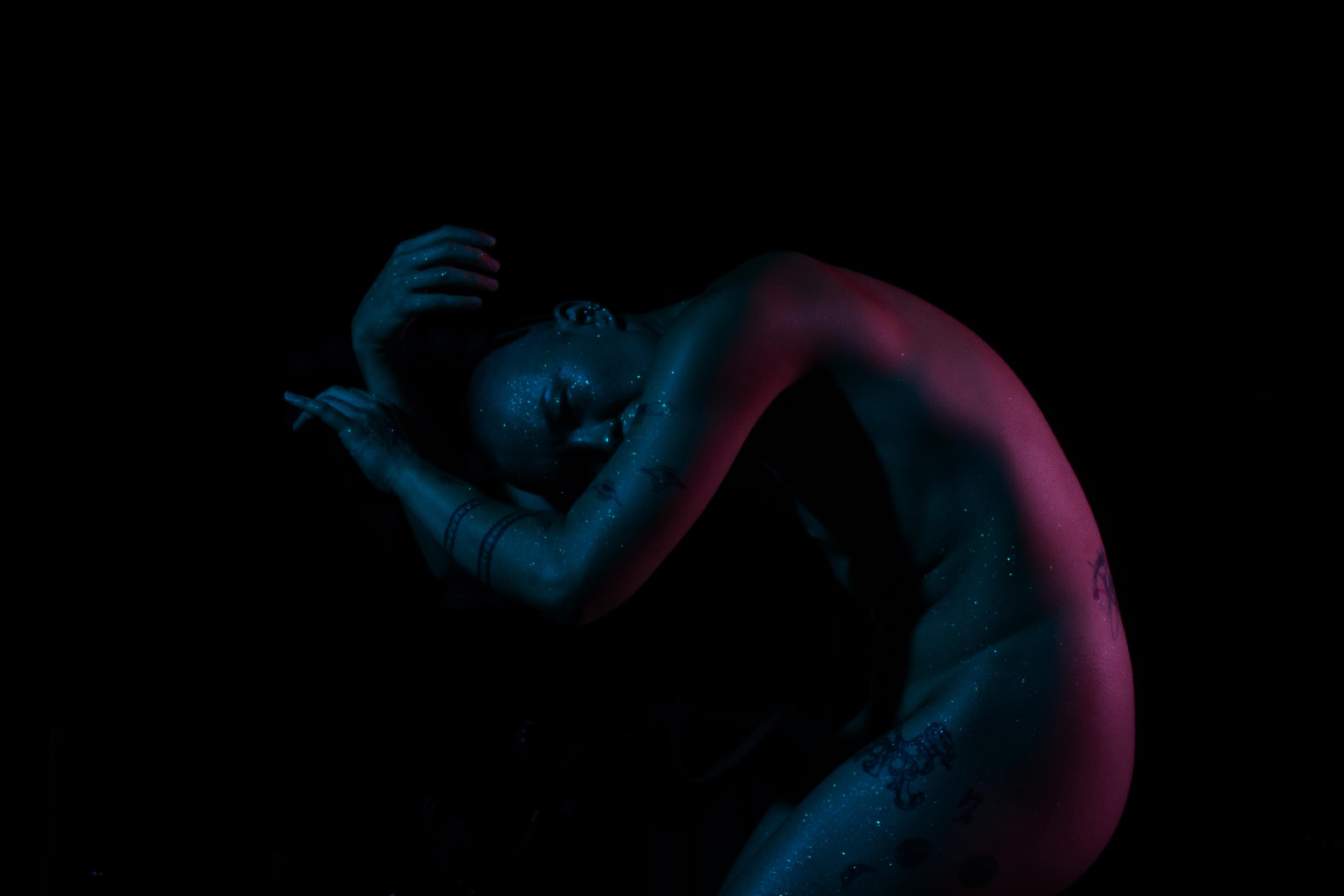 A performance still from formaldehyde