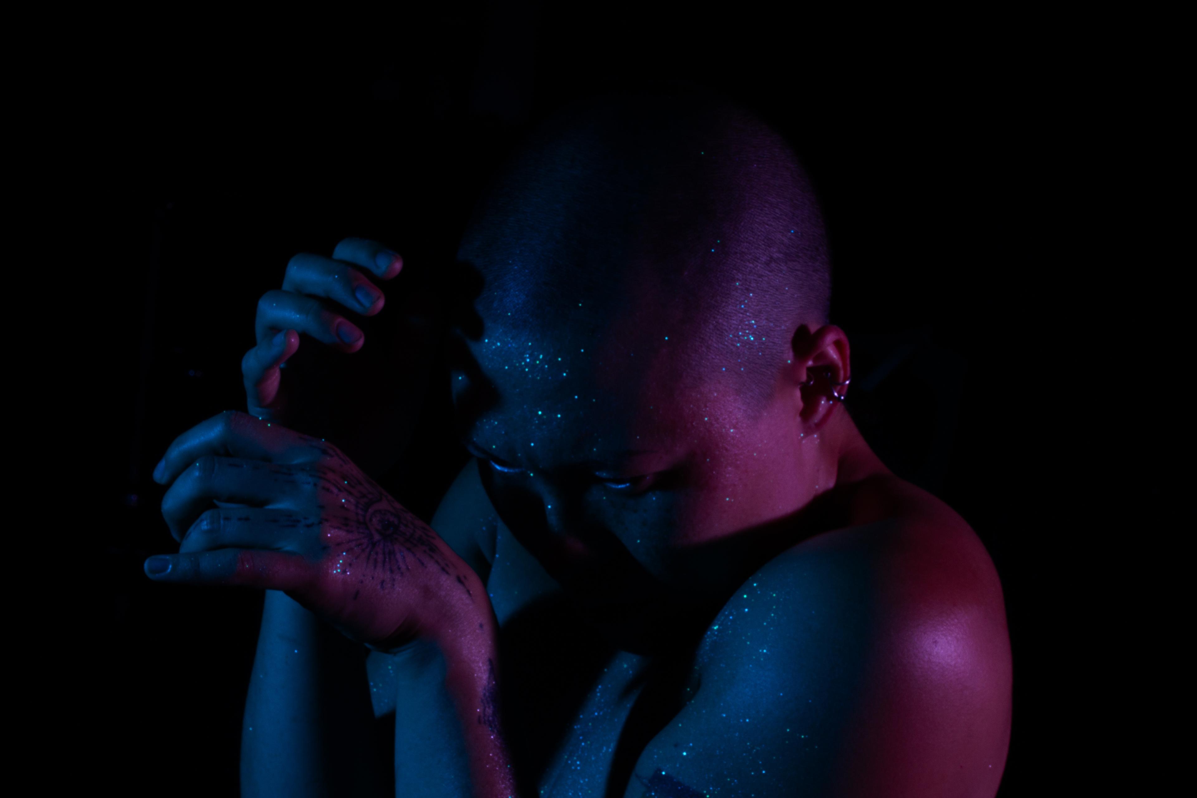 A performance still from formaldehyde